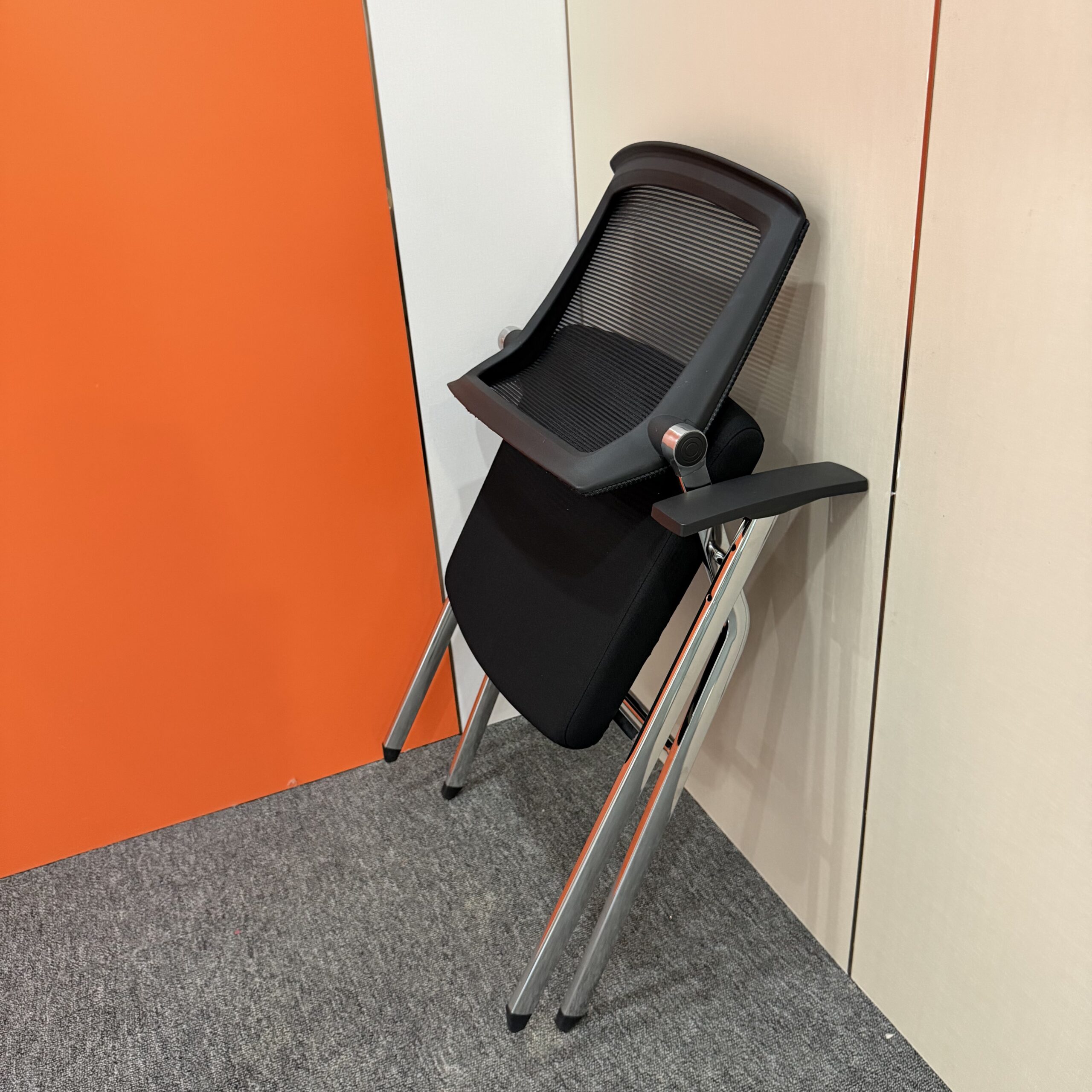 Chair-E - Image 3